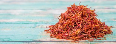 Ahşap üzerine kurutulmuş aspir