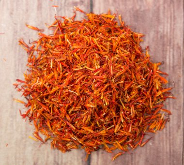 Ahşap üzerine kurutulmuş aspir