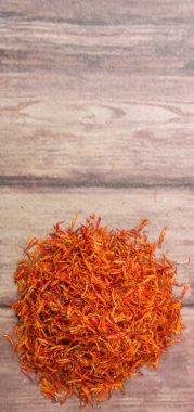 Ahşap üzerine kurutulmuş aspir