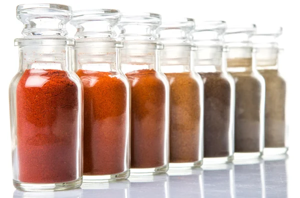 Assortiment van Hot And Spicy kruiden poeder — Stockfoto