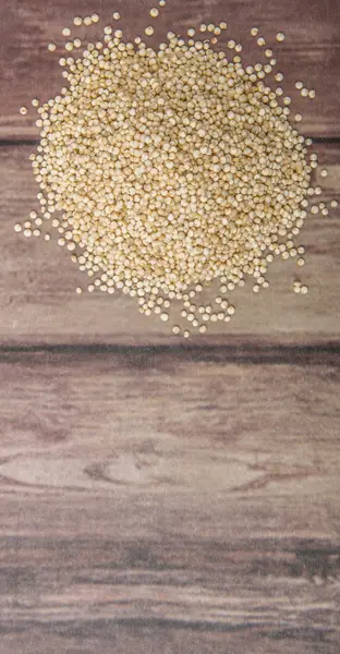 Vit quinoa grain — Stockfoto