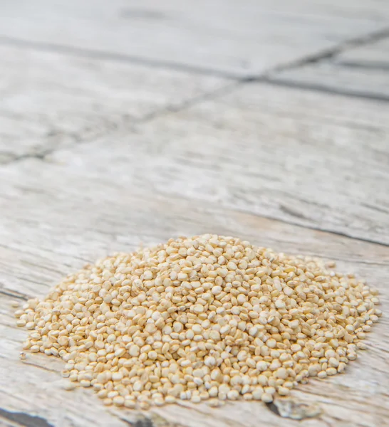 Grains de quinoa blanc — Photo