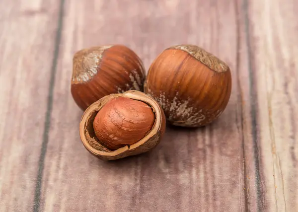 Gruppo di nocciole — Foto Stock