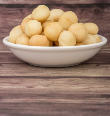 soyulmuş macadamia fındık