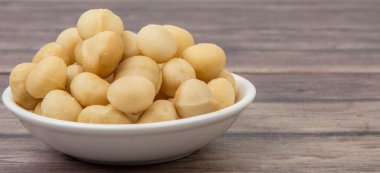 soyulmuş macadamia fındık