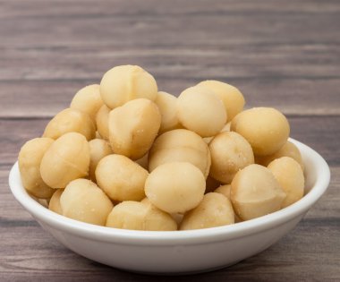 soyulmuş macadamia fındık