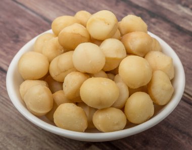 soyulmuş macadamia fındık