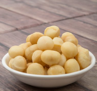 soyulmuş macadamia fındık