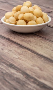 soyulmuş macadamia fındık