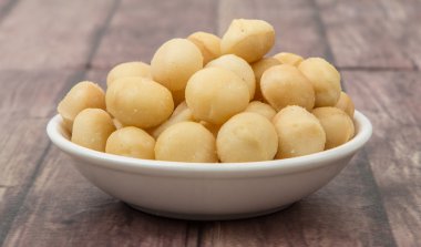 soyulmuş macadamia fındık