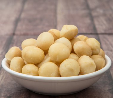 soyulmuş macadamia fındık