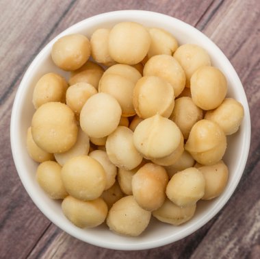 soyulmuş macadamia fındık