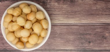 soyulmuş macadamia fındık