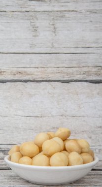 soyulmuş macadamia fındık