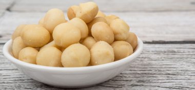 soyulmuş macadamia fındık