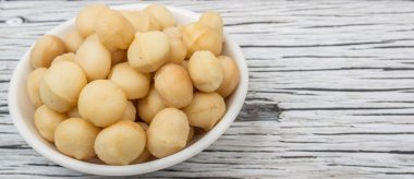 soyulmuş macadamia fındık