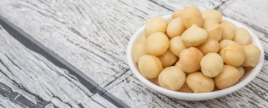 soyulmuş macadamia fındık