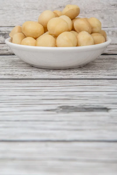 Nueces de macadamia peladas —  Fotos de Stock