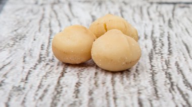 soyulmuş macadamia nut