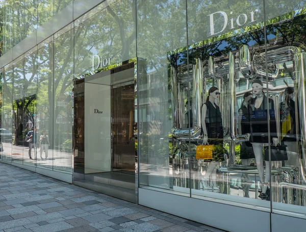 Exterior of a Dior store — Stock Photo, Image