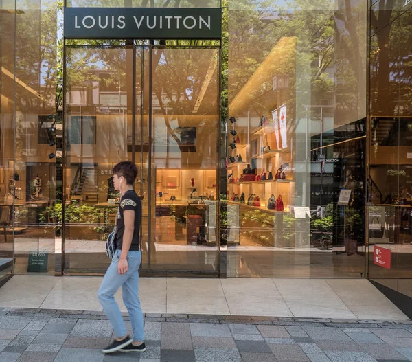 Exterior of a Louis Vuitton designer store — Stock Photo, Image