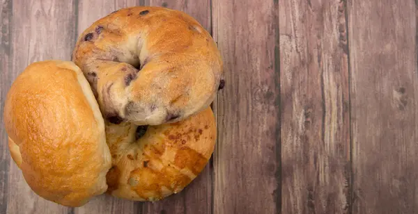 Domowe równinie bajgiel, bajgiel sera i Blueberry Bagel — Zdjęcie stockowe