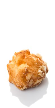 Choux pasta şeker serpilir