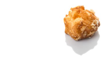 Choux pasta şeker serpilir