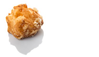 Choux pasta şeker serpilir