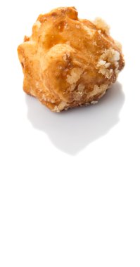 Choux pasta şeker serpilir