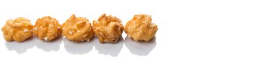 Choux pasta şeker serpilir