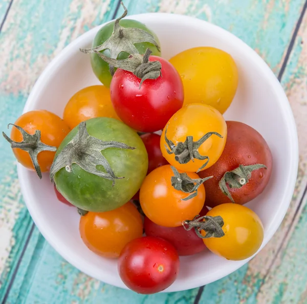 Tomates cereja coloridos — Fotografia de Stock
