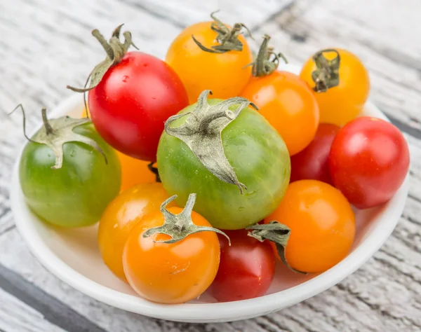 Bunte Kirschtomaten — Stockfoto