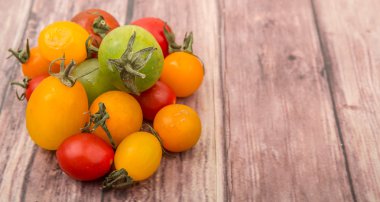 renkli kiraz domates