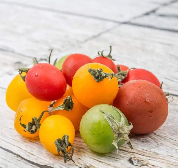 Bunte Kirschtomaten — Stockfoto