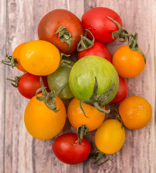 Bunte Kirschtomaten — Stockfoto