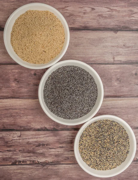 Mezclar semillas de amapola — Foto de Stock
