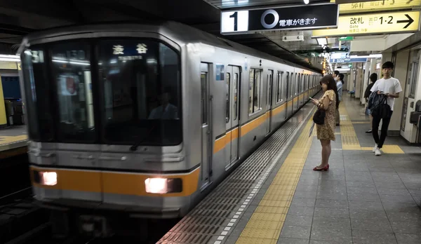 Tokyo Metro tunnelbana scen — Stockfoto