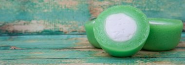 Yerel Kuih Nona Manis bilinen popüler Endonezya incelik