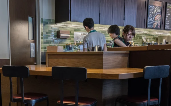 Vue intérieure du café Starbucks — Photo