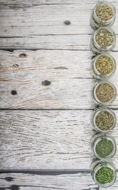 Kuru otlar çeşitli