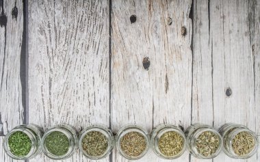 Kuru otlar çeşitli