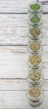 Kuru otlar çeşitli