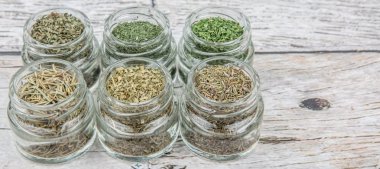 Kuru otlar çeşitli