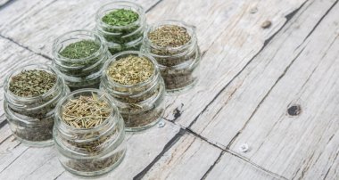 Kuru otlar çeşitli