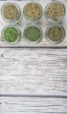 Kuru otlar çeşitli