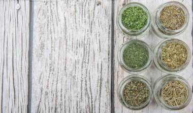 Kuru otlar çeşitli