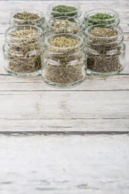 Kuru otlar çeşitli