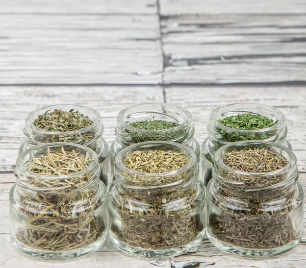 Kuru otlar çeşitli