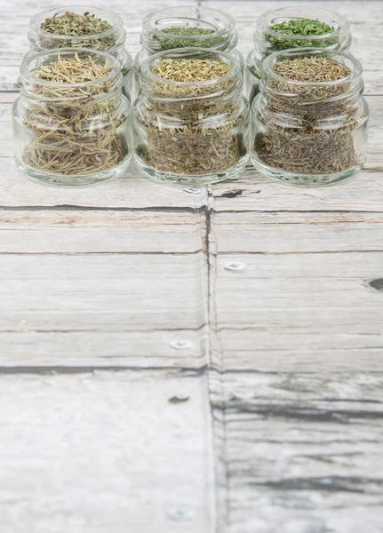 Kuru otlar çeşitli